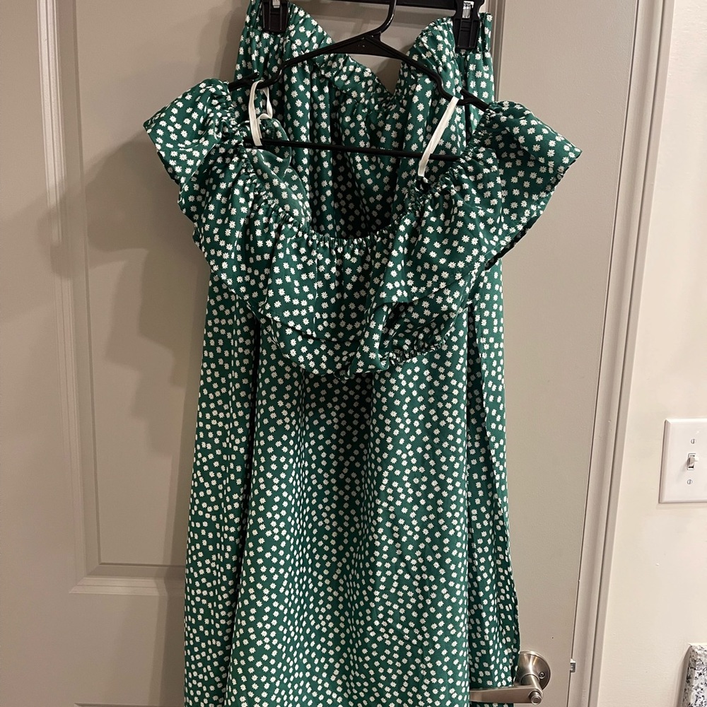 Off the Shoulder Too and Skirt Set